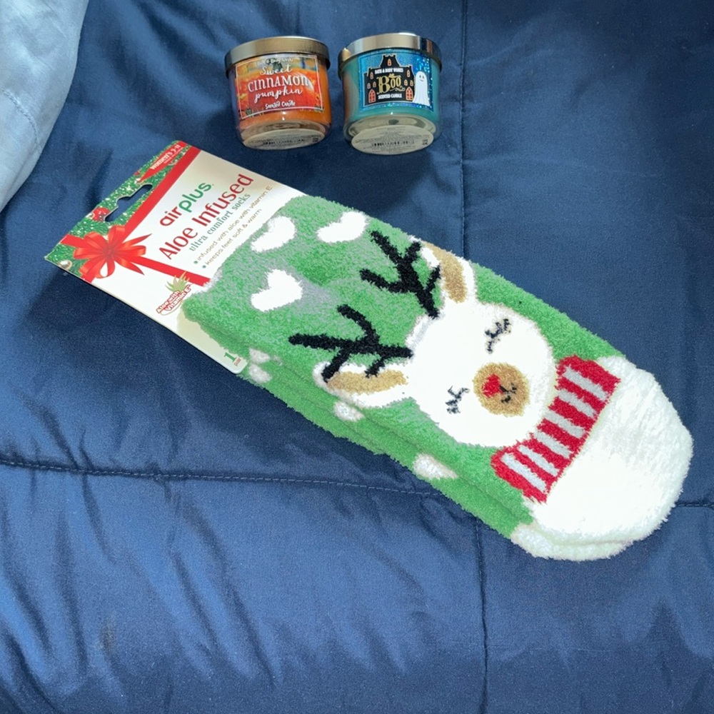 Random Holiday Sock + Candle Bundle